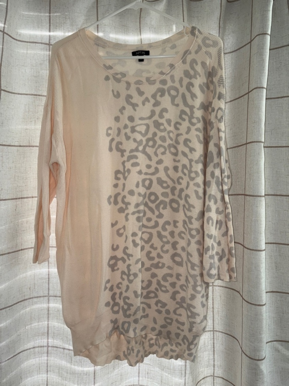 Apt. 9 Cream Quarter Sleeve Tunic with Gray Animal Print